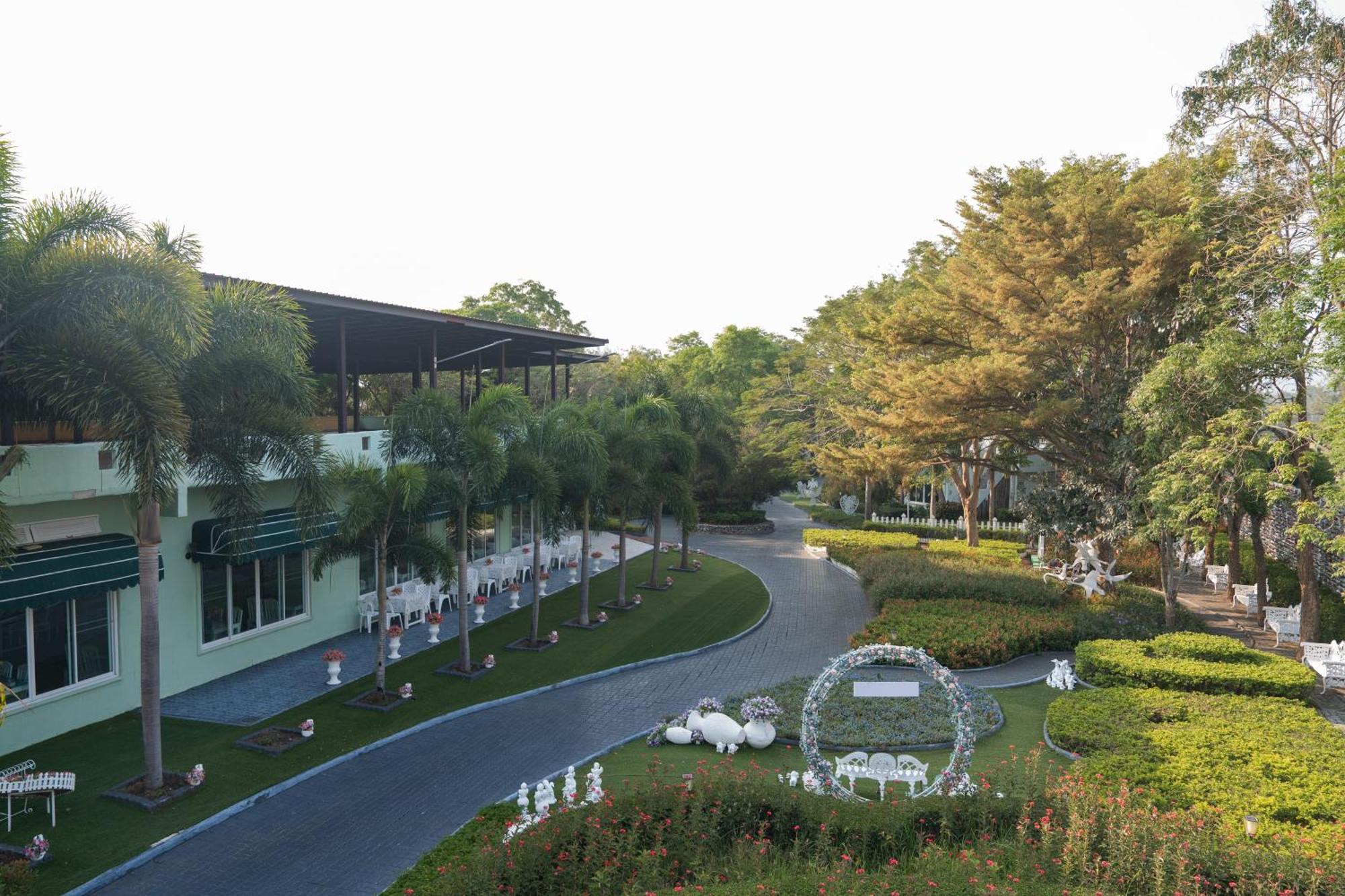 Villa Reina Resort Nong Nam Daeng Exterior foto