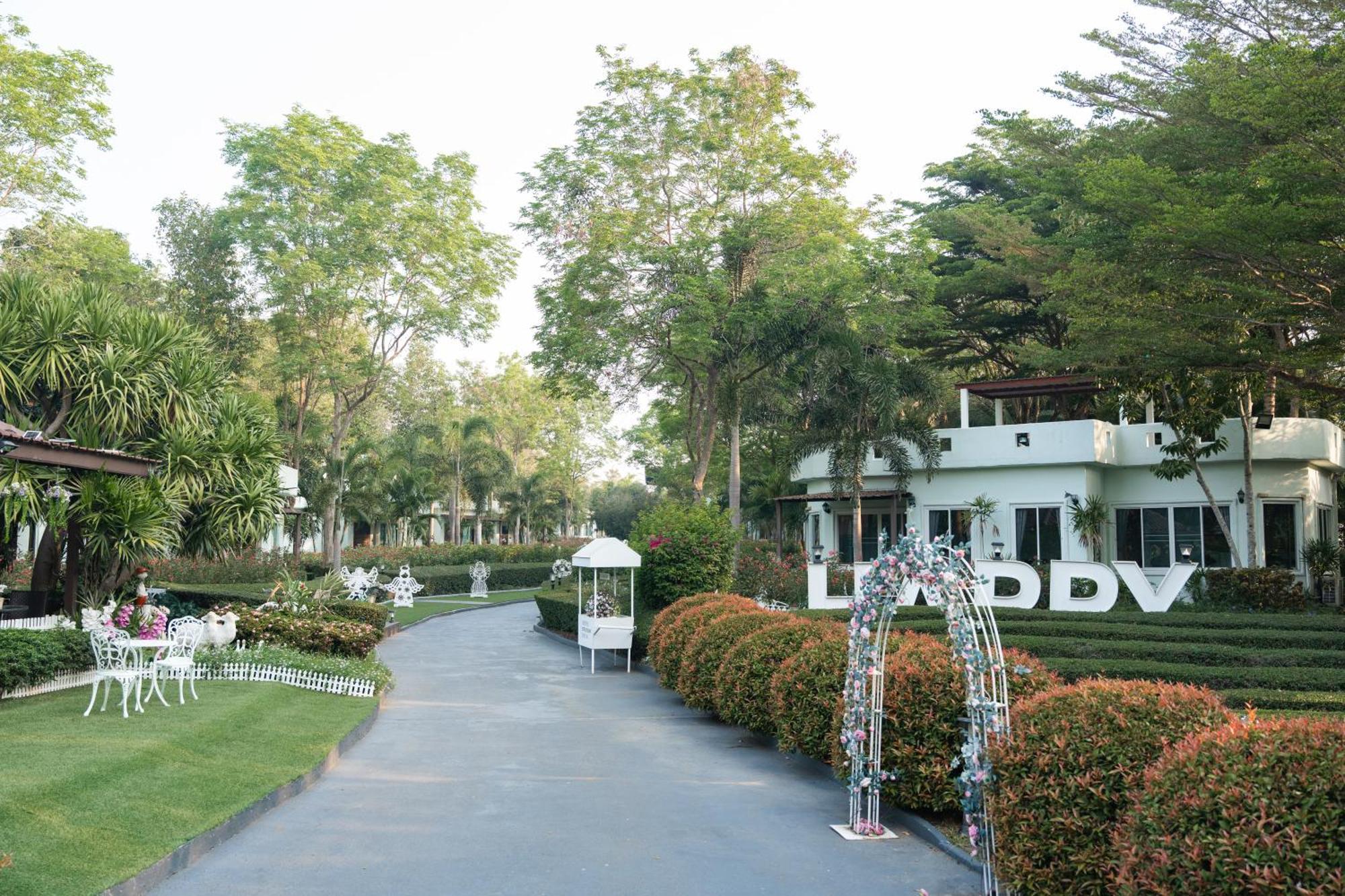 Villa Reina Resort Nong Nam Daeng Exterior foto